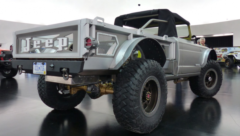 Jeep M-715 Cinco Cuartos - vehículos todo terreno