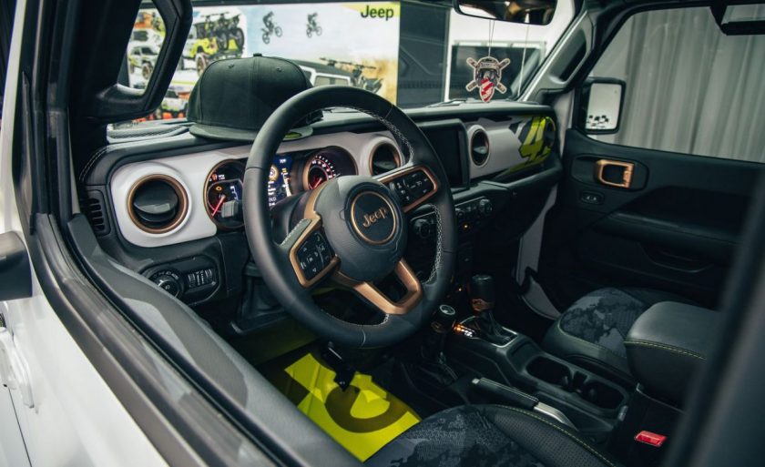 Jeep Flatbill interior vehículos todo terreno